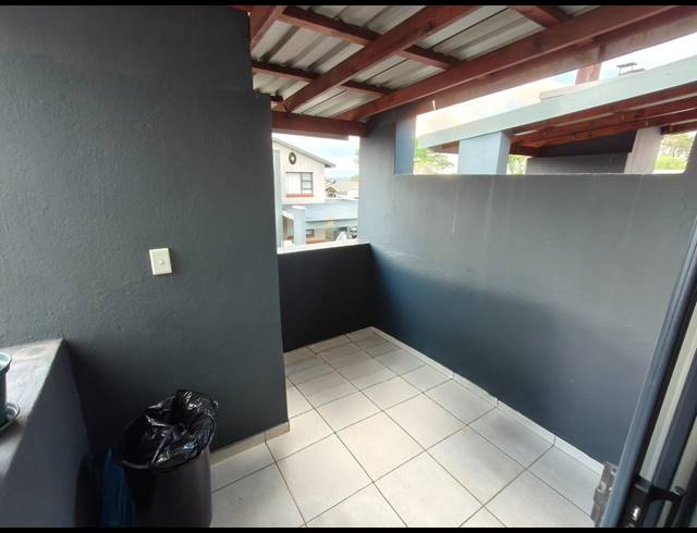 2 BEDROOM APARTMENT FOR SALE IN WATERKLOOF AH